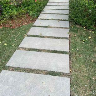 三亚 芝麻黑小区踏步、汀步石铺装效果