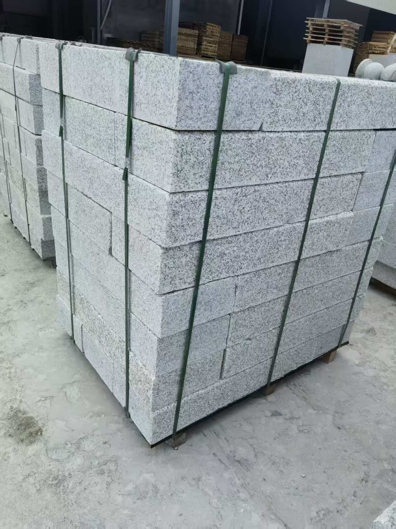 三亚 芙蓉白火烧两面路沿石