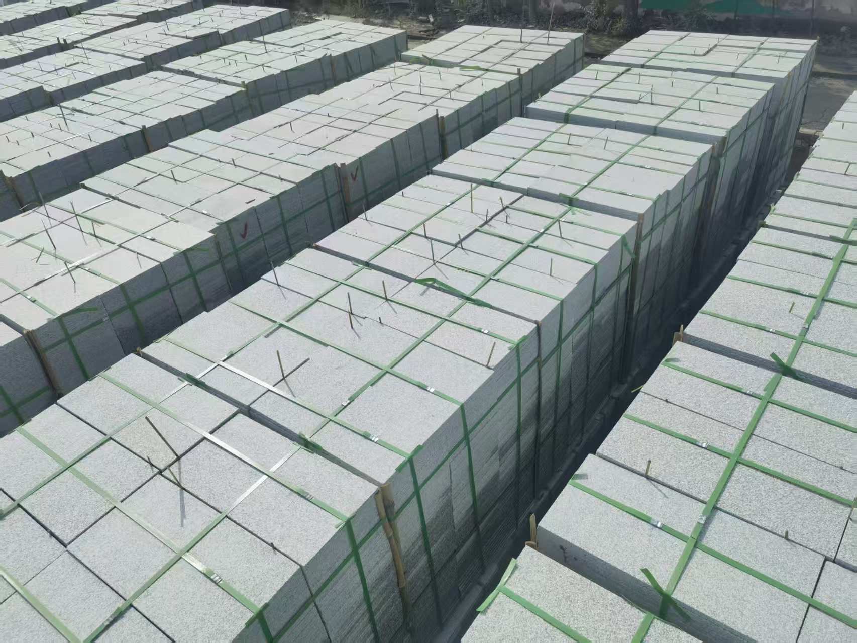 三亚 芝麻白1.8公分火烧300*600地铺，清仓大甩卖