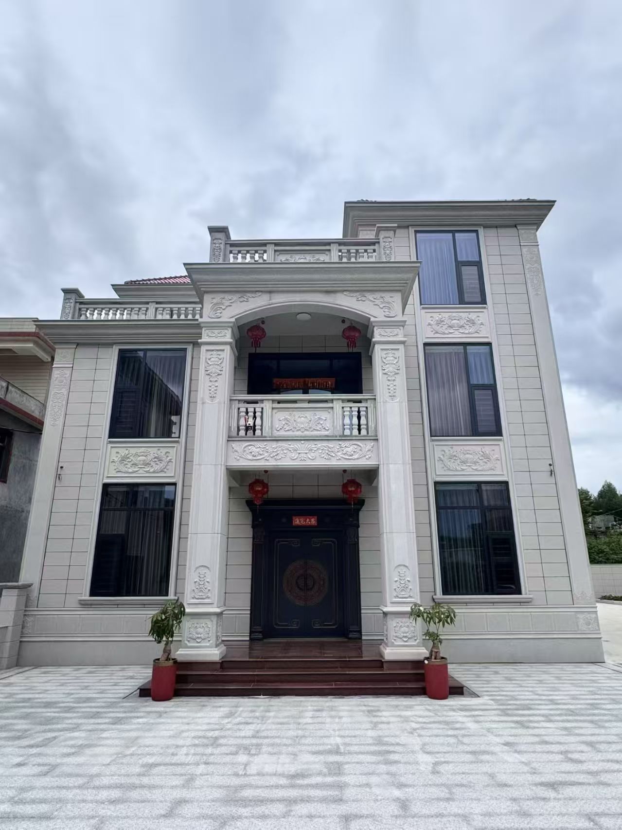 三亚 芝麻白石材别墅干挂案例展示