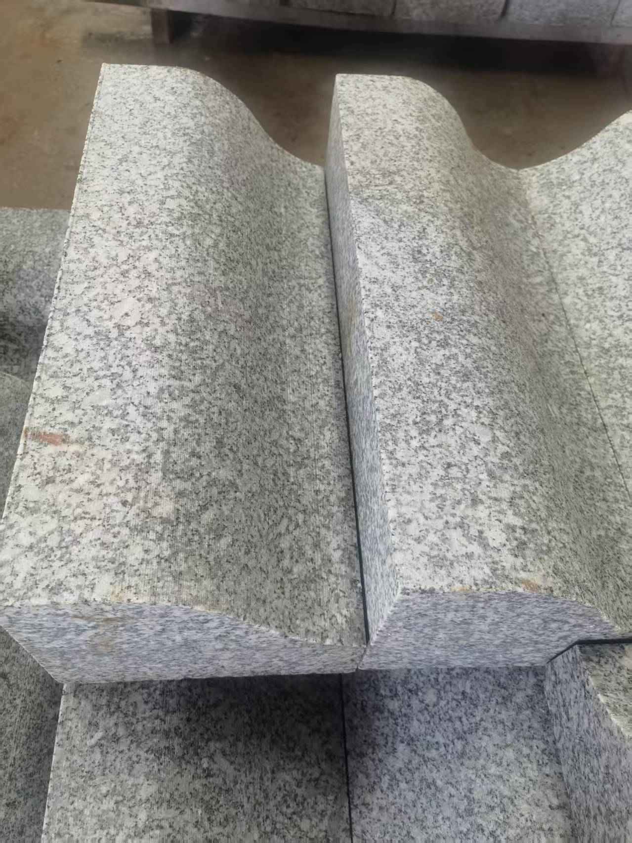 三亚芙蓉白S型拉丝面路沿石