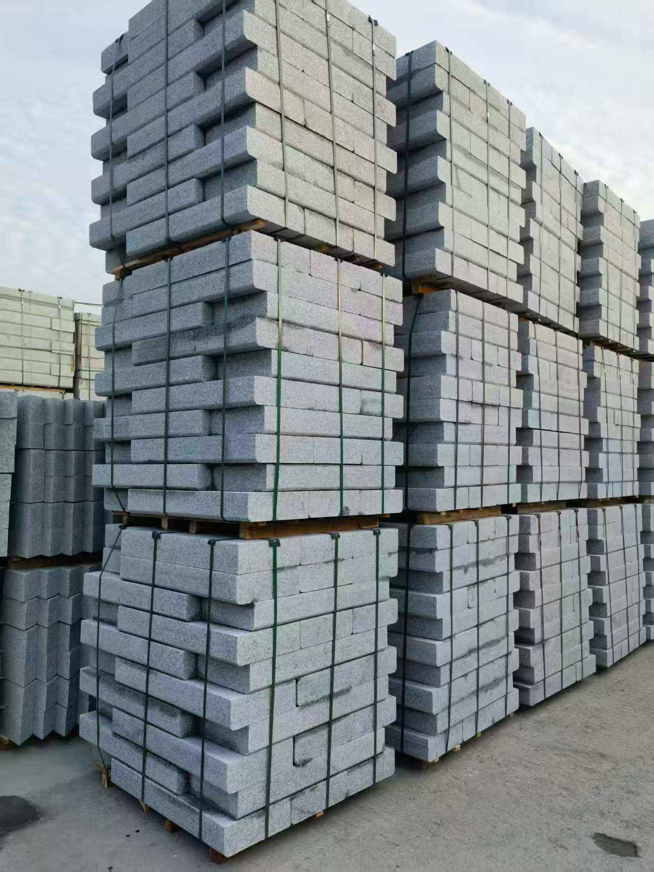 三亚 路沿石（路侧石），颜色一致，尺寸标准