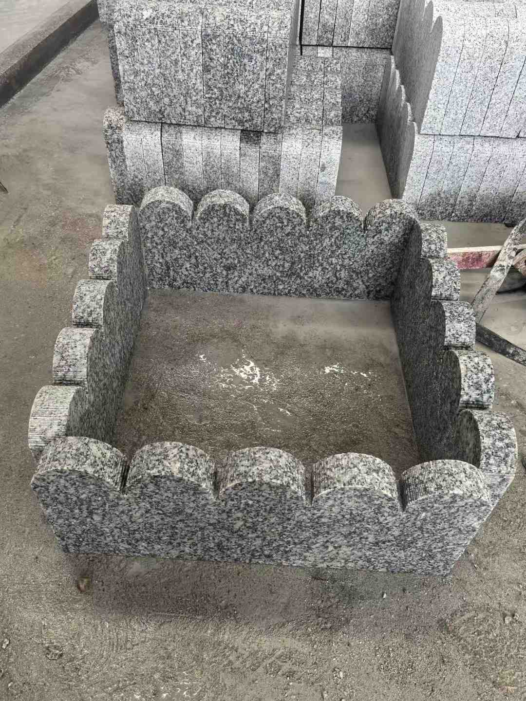 三亚 花边石、花坛围栏石、花池界石、菜园栅栏石、镶边石、波浪状界石介绍