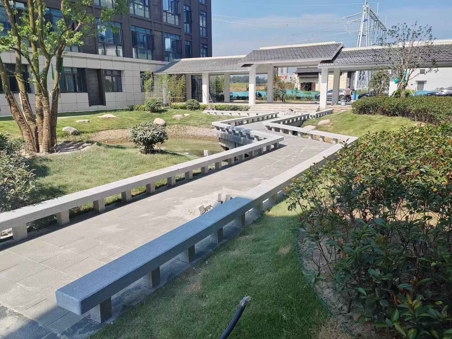 三亚 芝麻灰小区坐凳&栏杆安装效果