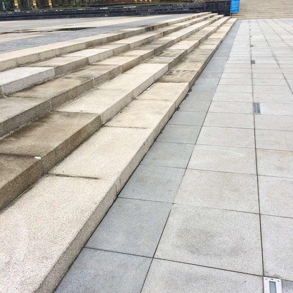 三亚芝麻灰、芝麻黑石材在市政广场的应用